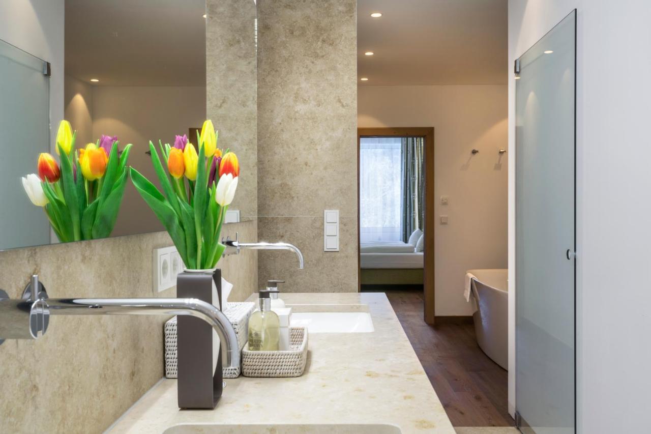 Romantik Hotel Klostergut Jakobsberg บอพพาร์ด ภายนอก รูปภาพ